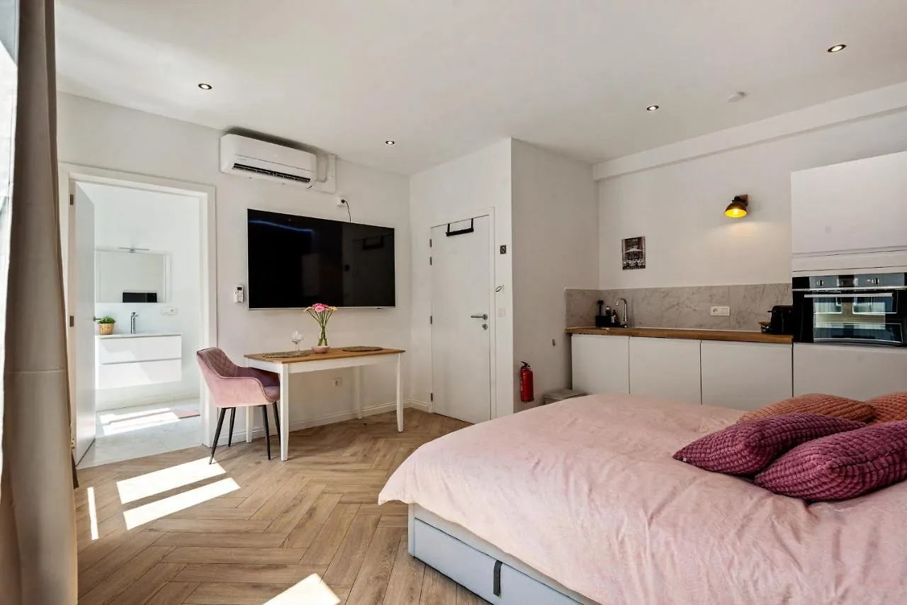 Suite City Center In Quiet Street & Airco Amberes Bélgica